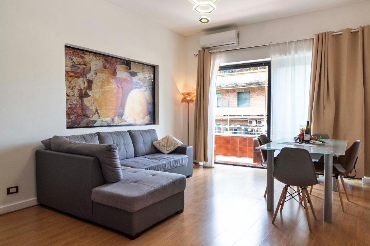 Apartment Merulana S.peter Rom